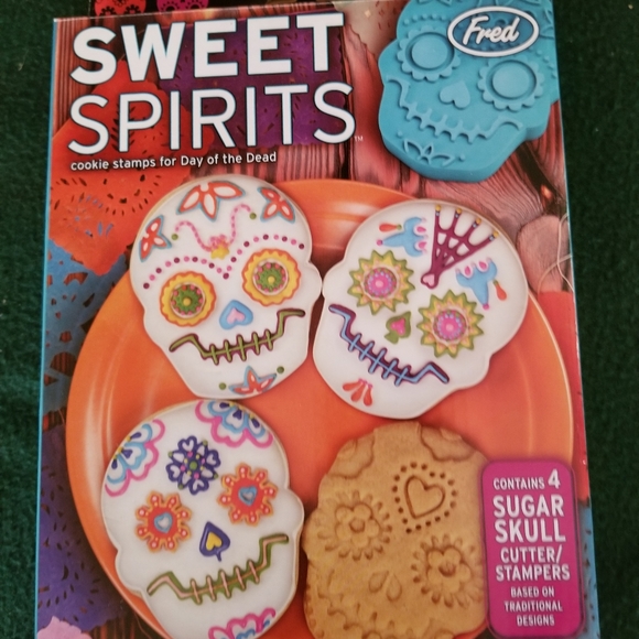 Sweet spirits cookie cutters - Picture 1 of 4